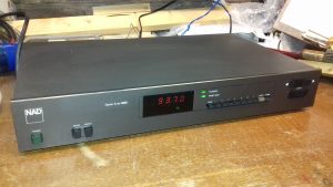 NAD 4225 Tuner