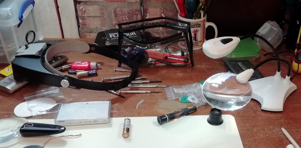Workbench magnifiers