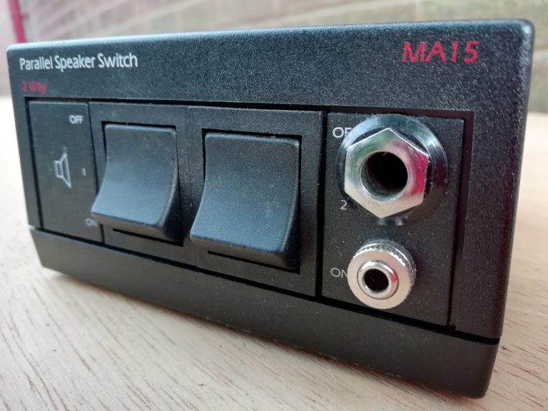 Connecting Headphones to speaker output Wired Wood