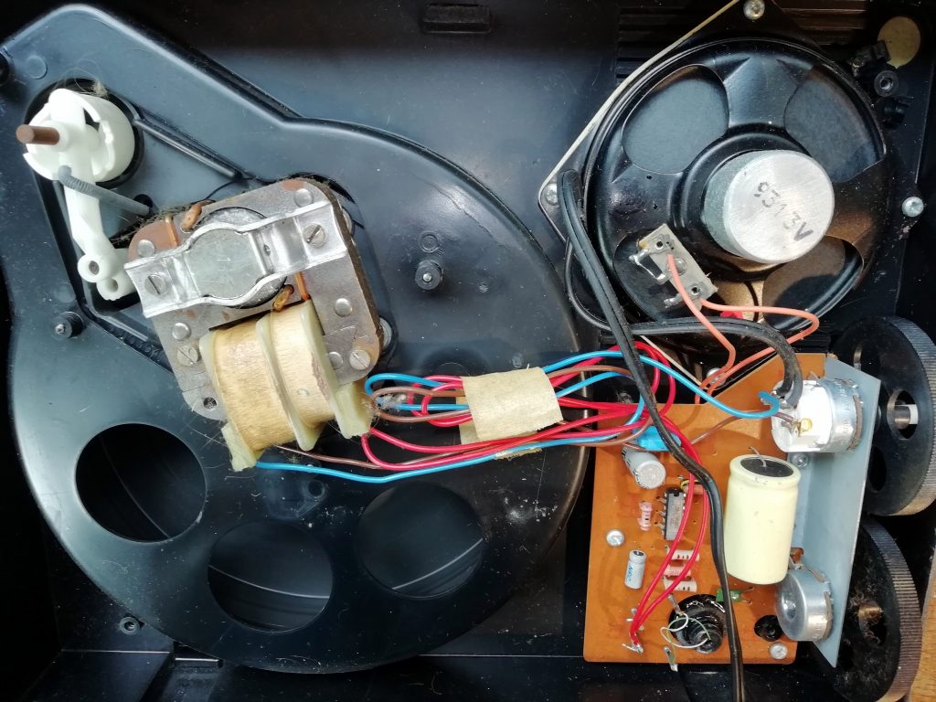 Fidelity HF42 Inside