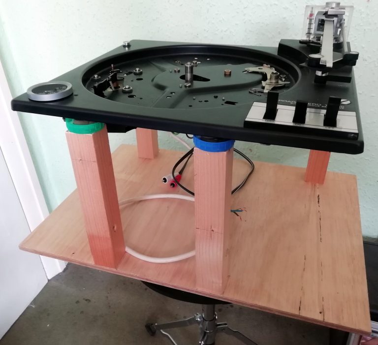 Turntable work stand Wired Wood