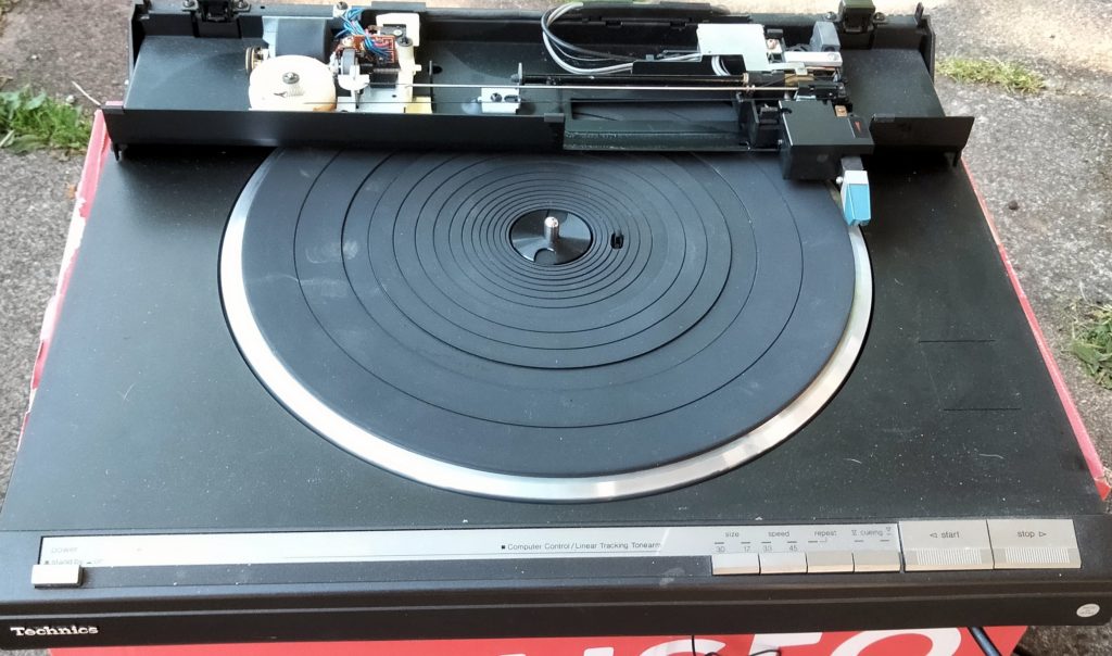 Technics SL-L1 Linear Tracking Turntable