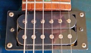Correctly fitted neck pickup